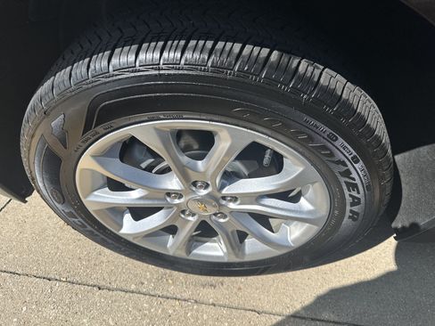 Used 2020 Chevrolet Equinox LT AWD/4WD image 4