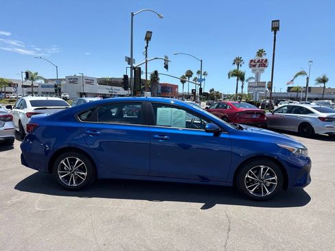 Used 2024 Kia Forte LXS w/ LXS Technology Package FWD image 6