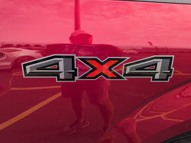 Used 2018 Ford F150 XLT w/ Equipment Group 302A Luxury AWD/4WD image 12