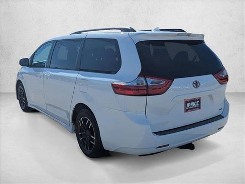 Used 2018 Toyota Sienna LE image 8