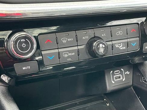 Used 2023 Jeep Compass High Altitude w/ Driver Assist Group I image 19