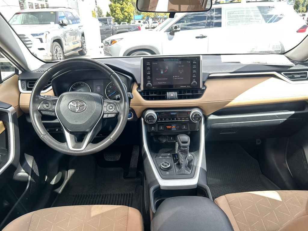 Certified 2020 Toyota RAV4 XLE w/ Convenience Package AWD/4WD image 13
