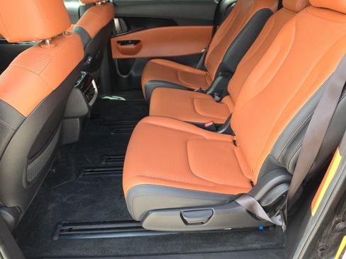 Certified 2024 Kia Carnival SX Prestige FWD image 17