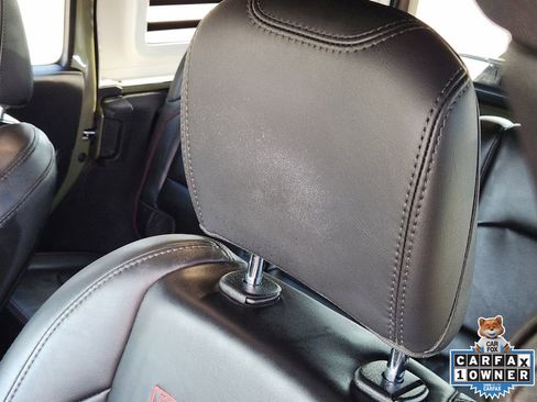 Used 2025 Jeep Wrangler Unlimited Rubicon w/ Technology Group image 21