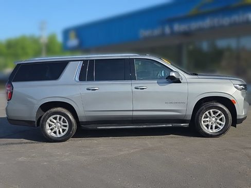 Used 2024 Chevrolet Suburban LT AWD/4WD image 8