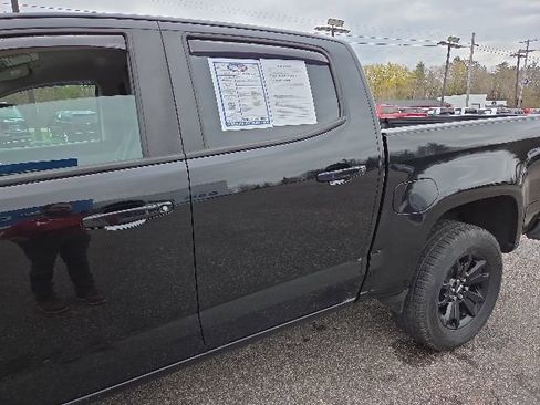 Used 2021 Chevrolet Colorado Z71 w/ Z71 Midnight Edition AWD/4WD image 37