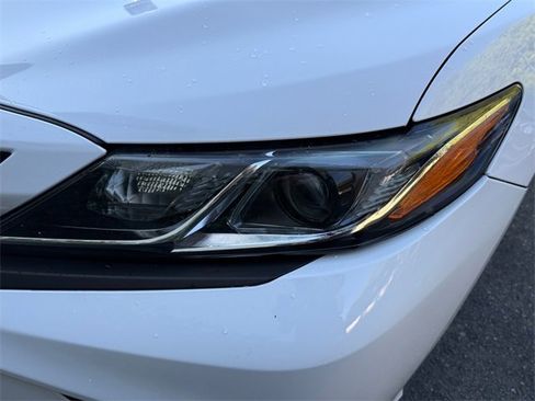 Used 2018 Toyota Camry SE image 28