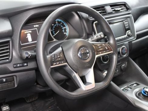 Used 2019 Nissan Leaf FWD image 13