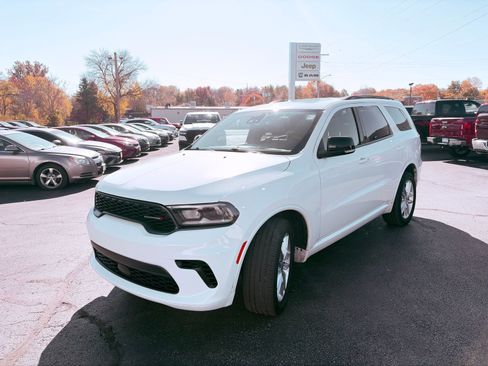 Used 2024 Dodge Durango GT image 3
