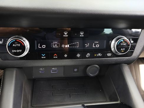 Used 2023 Mitsubishi Outlander SEL AWD/4WD image 24