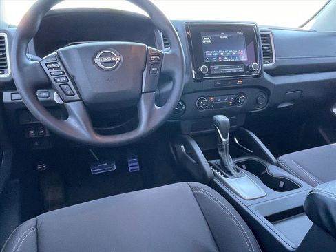 Used 2024 Nissan Frontier SV AWD/4WD image 10