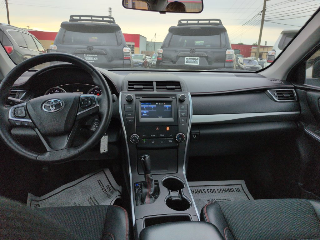 Used 2017 Toyota Camry SE FWD image 12