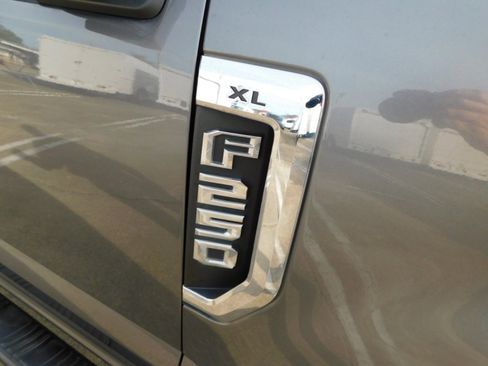 Used 2022 Ford F250 XL image 36