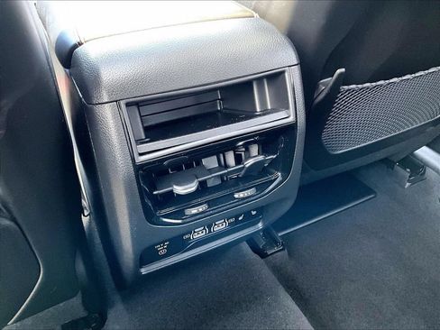 Used 2023 Jeep Grand Cherokee Limited AWD/4WD image 12
