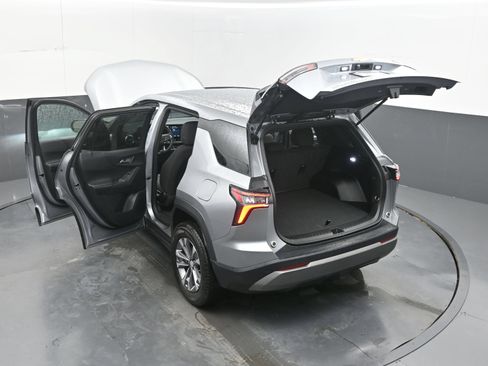 Used 2026 Chevrolet Equinox LT FWD image 44