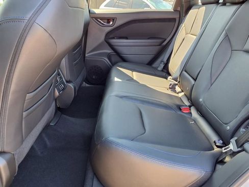 New 2025 Subaru Forester Limited image 9