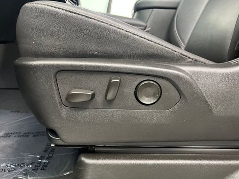 Used 2025 Chevrolet Tahoe Z71 AWD/4WD image 10