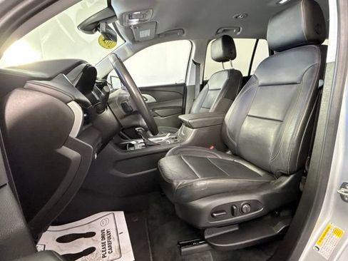Used 2020 Chevrolet Traverse LT w/ LT Premium Package AWD/4WD image 23
