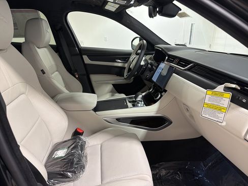 New 2026 Jaguar F-PACE R-Dynamic S image 25