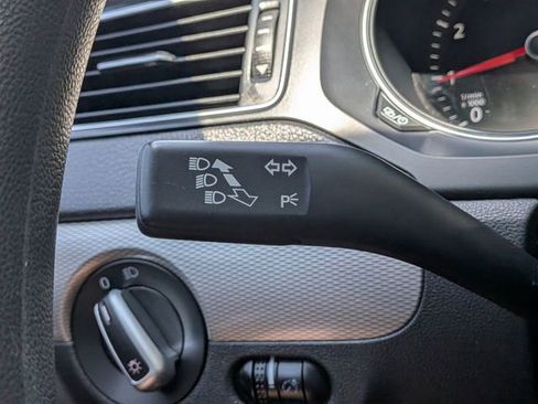 Used 2017 Volkswagen Jetta S image 31