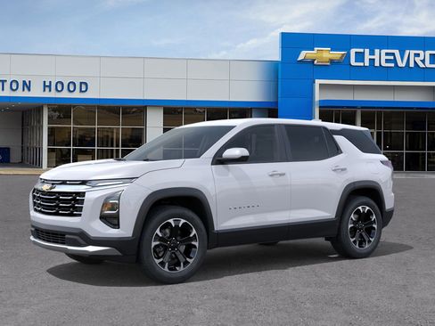 New 2026 Chevrolet Equinox LT image 2