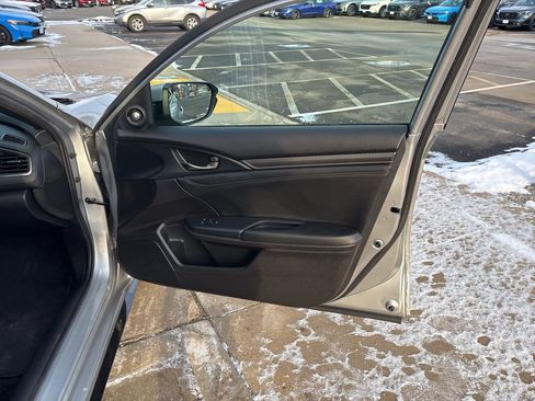 Used 2019 Honda Civic Sport Touring image 8