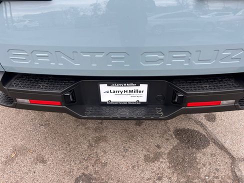 Used 2025 Hyundai Santa Cruz SE image 27
