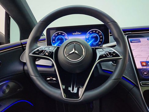 Used 2022 Mercedes-Benz EQS 450+ Sedan image 30