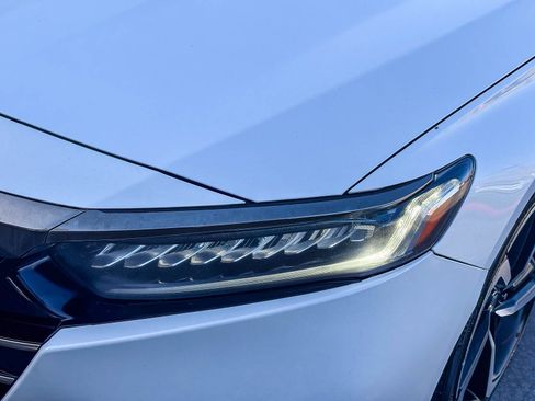 Used 2022 Honda Accord Sport image 9