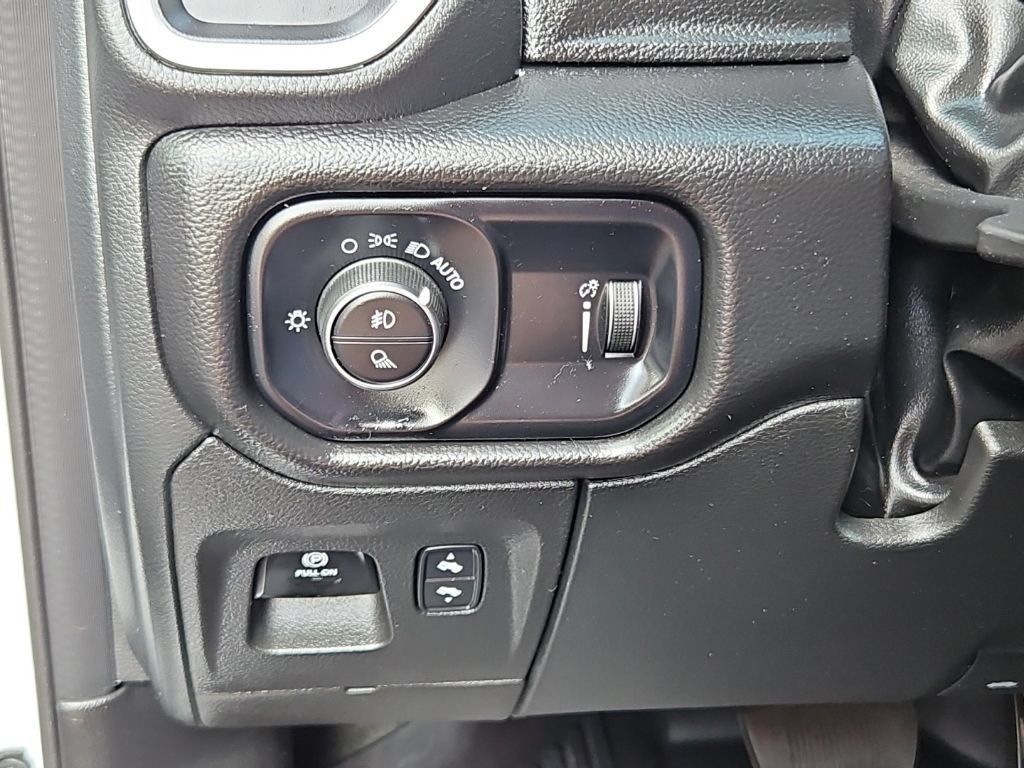 Used 2022 RAM 1500 Big Horn AWD/4WD image 14