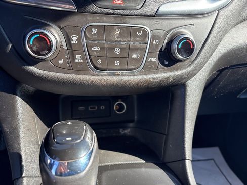 Used 2019 Chevrolet Equinox LT image 29