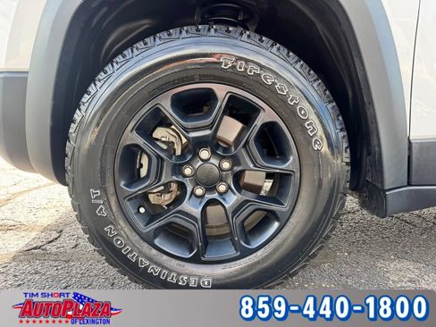 Used 2022 Jeep Cherokee Trailhawk w/ Sun, Sound & Nav Group AWD/4WD image 6