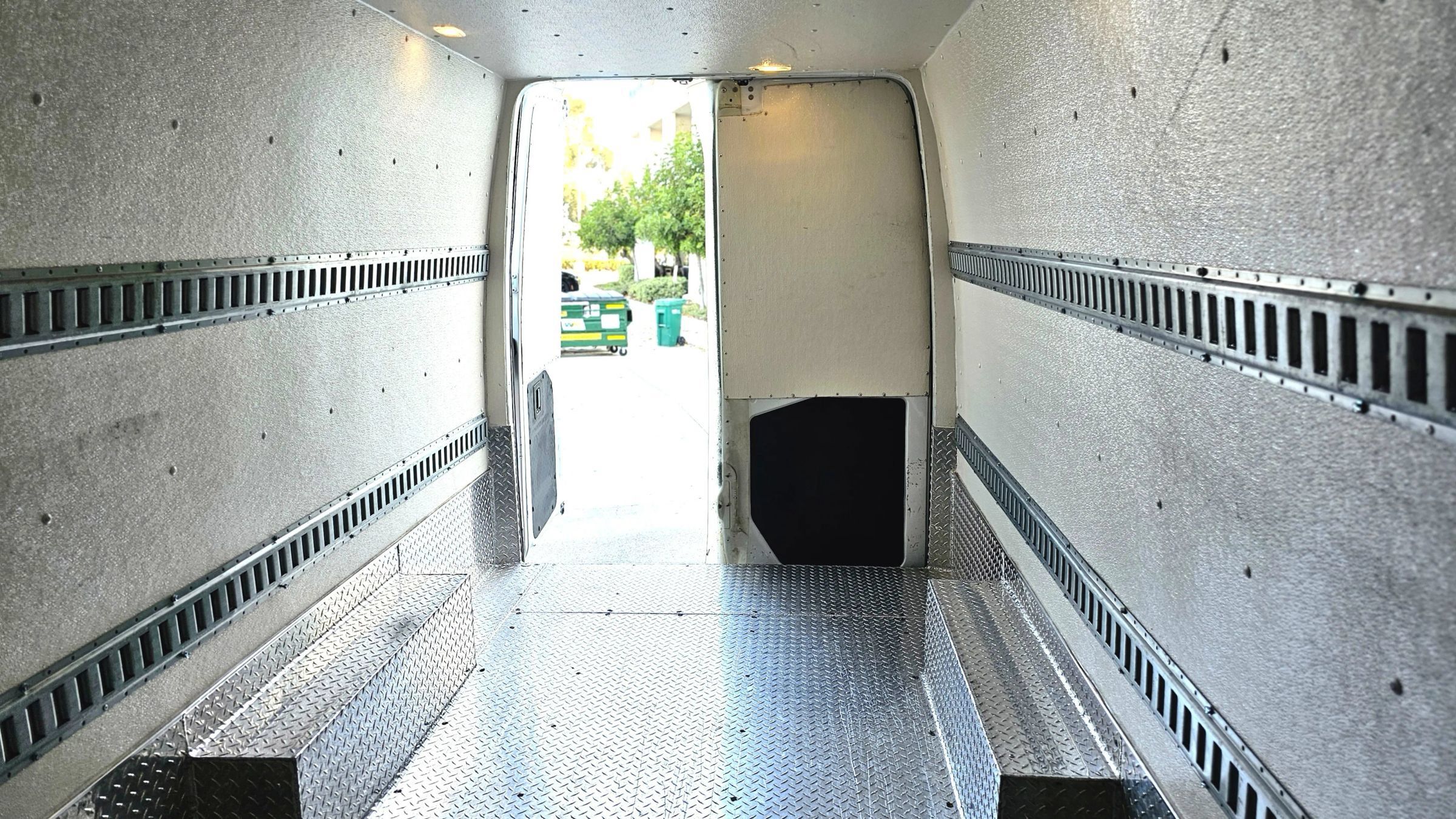 Used 2020 Mercedes-Benz Sprinter 2500 image 33