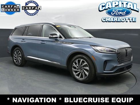 Used 2025 Lincoln Aviator Premiere image 3