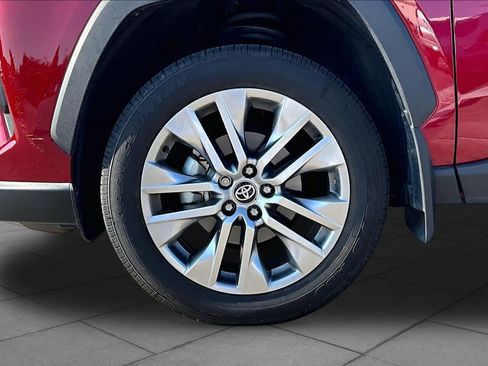 Used 2024 Toyota RAV4 XLE Premium FWD image 10