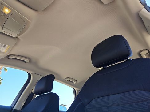 Used 2015 Ford Edge SEL image 29