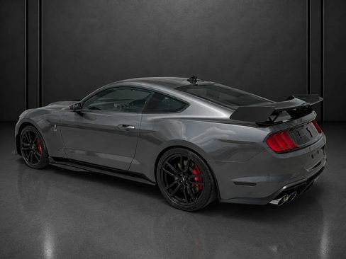Used 2021 Ford Mustang Shelby GT500 w/ Carbon Fiber Track Pack RWD image 5