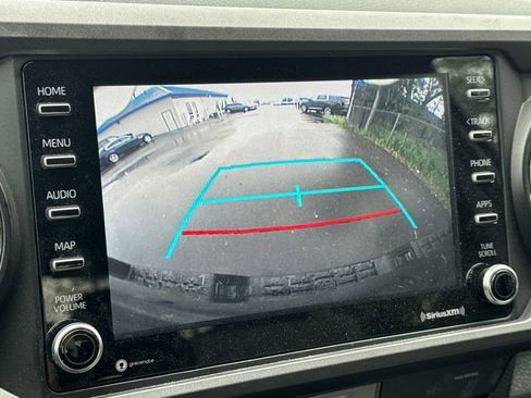 Used 2021 Toyota Tacoma TRD Sport w/ Technology Package image 18