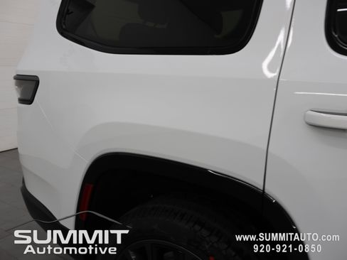 New 2026 Jeep Grand Wagoneer Summit AWD/4WD image 30