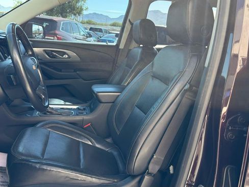 Used 2019 Chevrolet Traverse Premier w/ Driver Confidence II Package FWD image 32