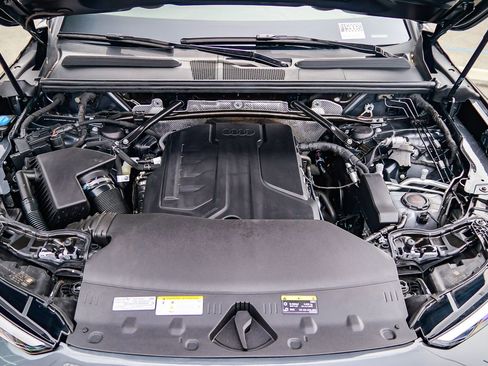 Certified 2025 Audi Q5 Premium w/ Convenience Package image 31