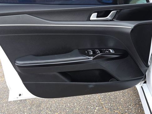 Used 2021 Kia K5 LX image 17