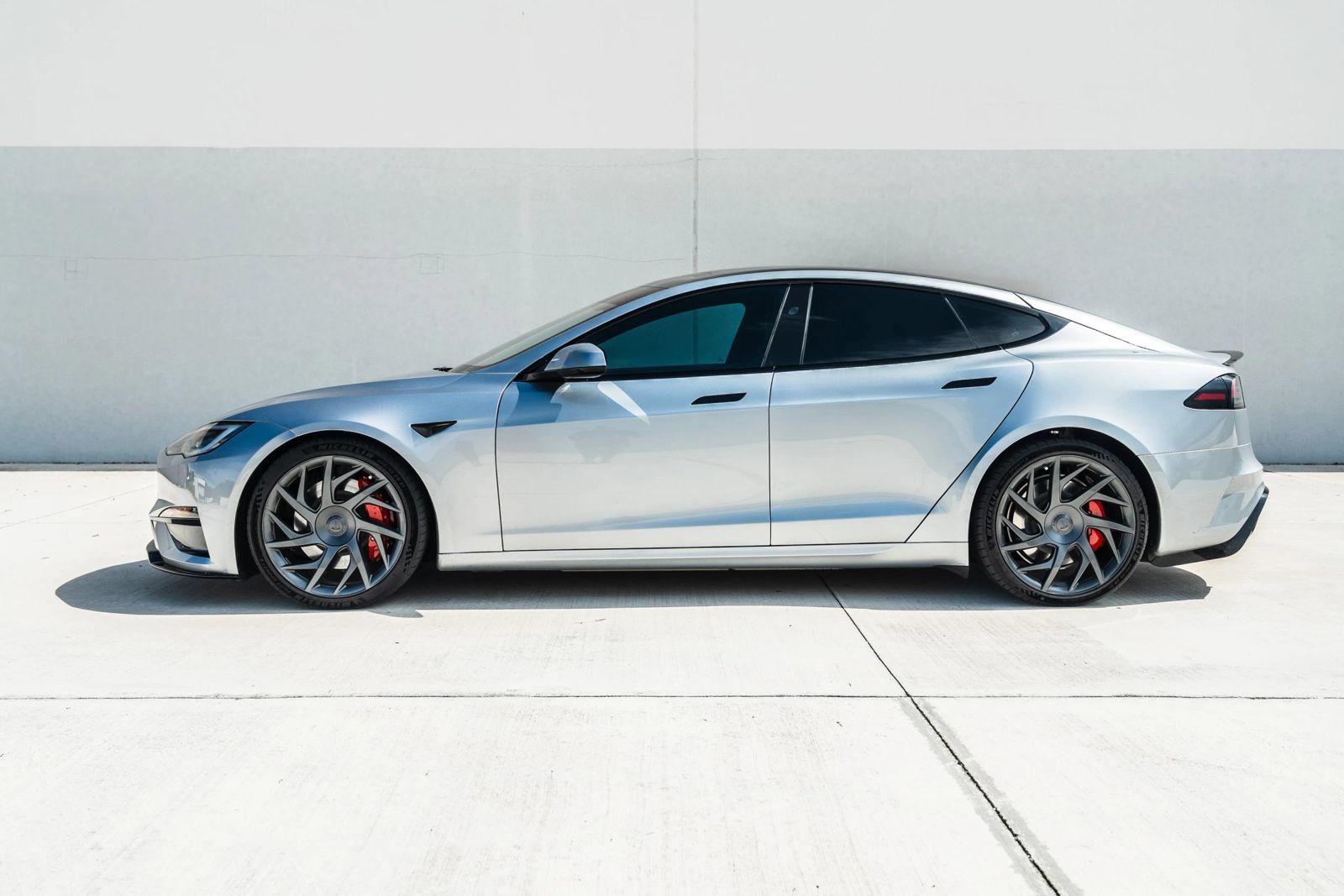 Used 2026 Tesla Model S Plaid AWD/4WD image 5