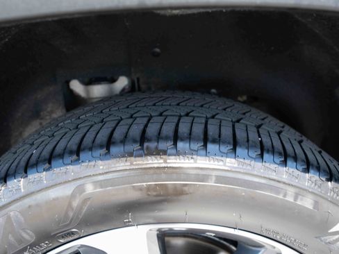 Used 2025 Honda Pilot Touring image 31