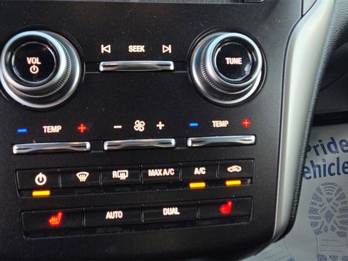 Used 2019 Lincoln MKC Select w/ Select Plus Package image 18