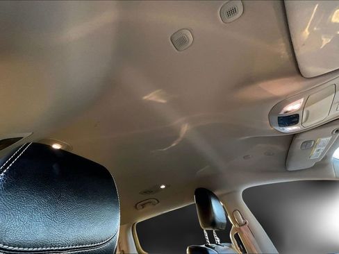 Used 2022 Chrysler Pacifica Touring-L image 27