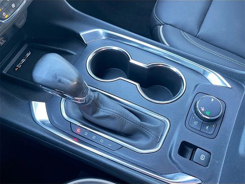 Used 2023 Chevrolet Traverse Premier image 17