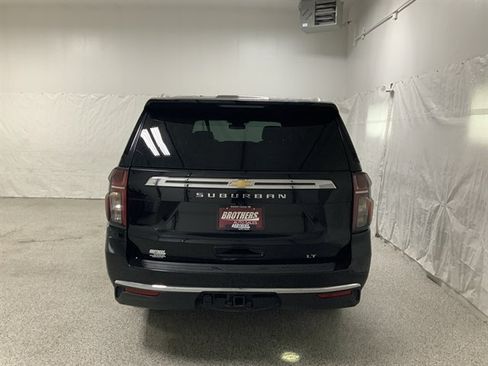 Used 2024 Chevrolet Suburban LT AWD/4WD image 4