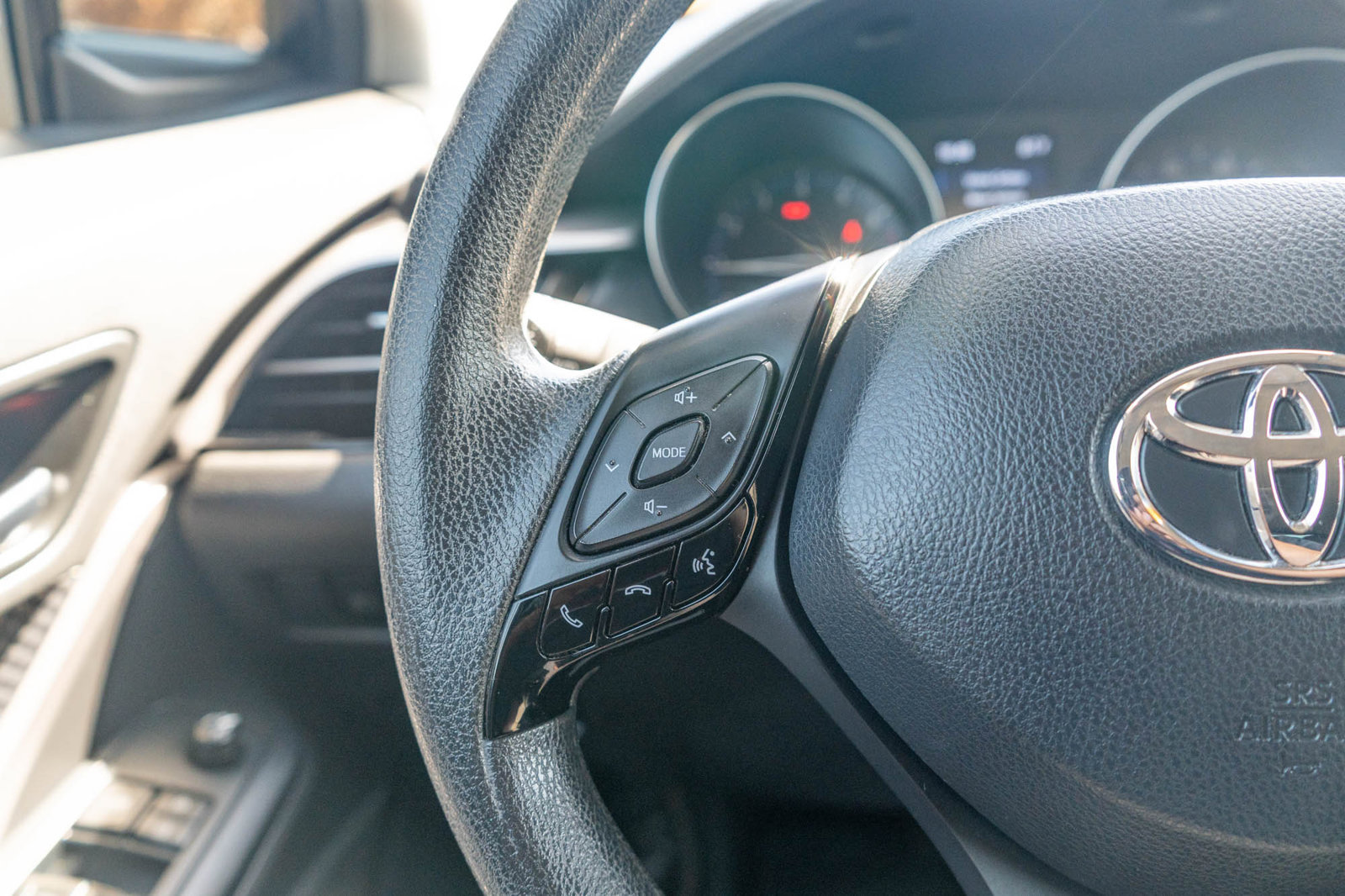 Certified 2021 Toyota C-HR LE FWD image 27