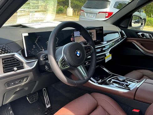 Used 2026 BMW X5 xDrive40i w/ M Sport Package AWD/4WD image 9